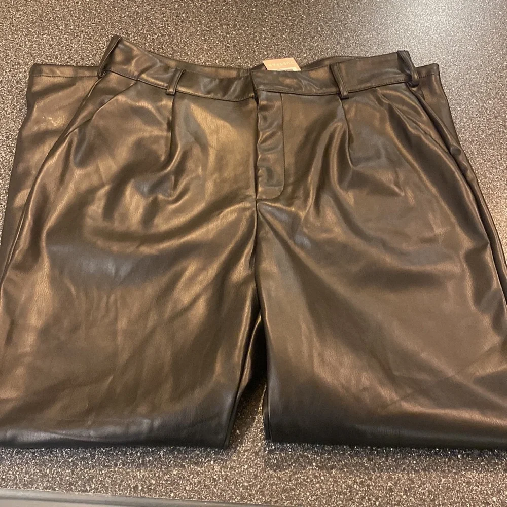 NWT Justfab pleather pants in size XL - Picture 3 of 4